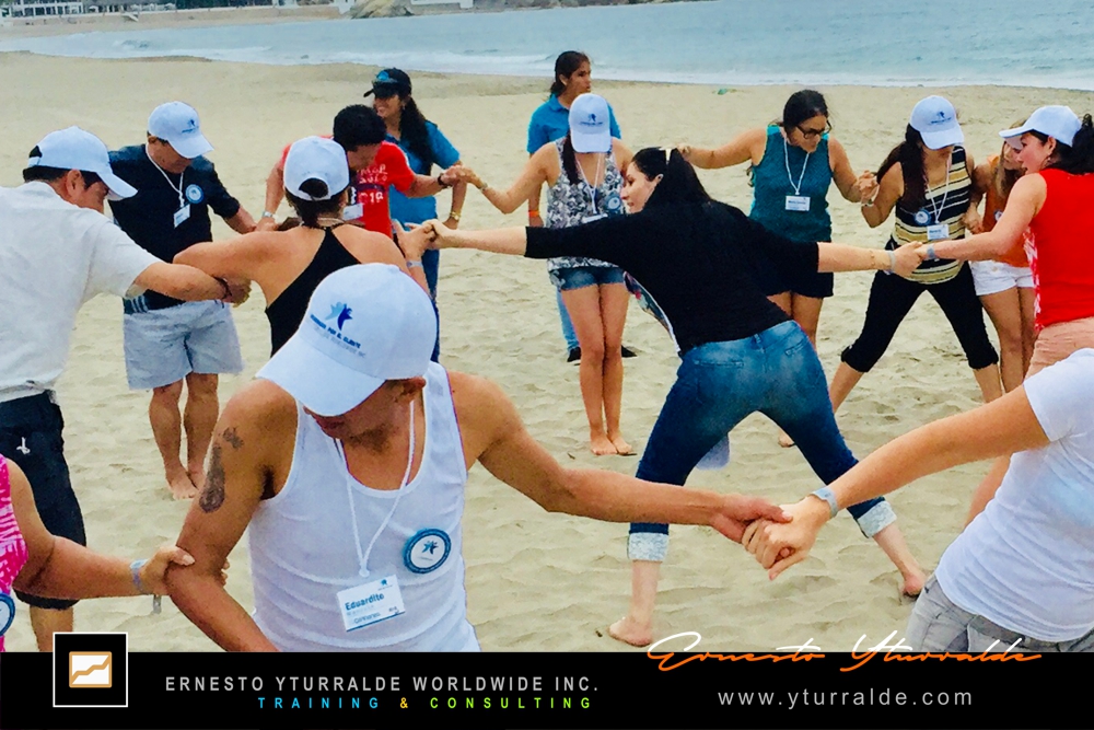 Team Building y aprendizaje experiencial en LATAM | Talleres de Cuerdas Bajas