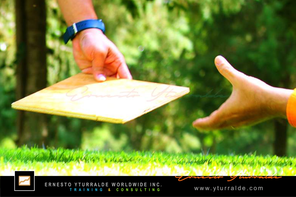 Team Building organizacional en LATAM | Talleres de Cuerdas Bajas para liderazgo e integración