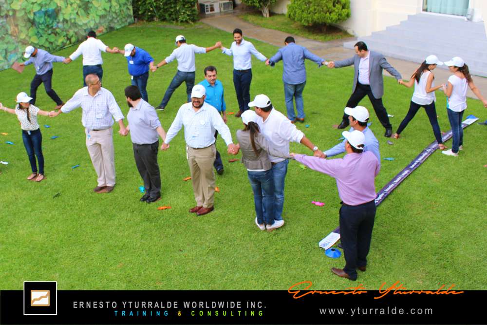 Debriefing | Team Building LATAM Talleres de Cuerdas Bajas | Team Building Corporativo para el desarrollo de tus equipos de trabajo